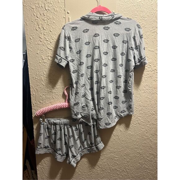 Victoria’s Secret Grey Button Up Sleep Shirt And Shorts Set Woman’s Size Small P - Picture 7 of 9